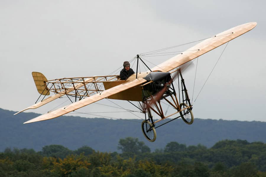 In what year was the first airplane ever flown?